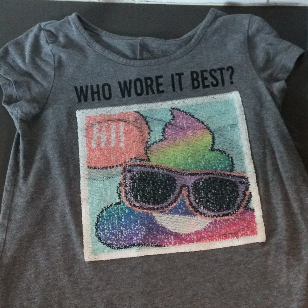 Flip sequin shirt. Color: gray